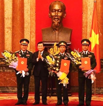 Chủ tịch nước trao Quyết định thăng quân hàm cấp Thượng tướng cho ba đồng chí lãnh đạo quân đội